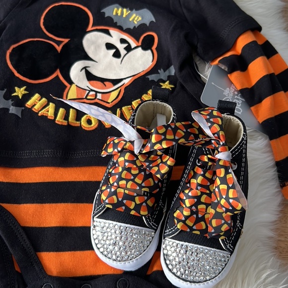 Baby’s 1st Halloween Mickey Mouse Onsie and Costume Shoe Set - Picture 2 of 3